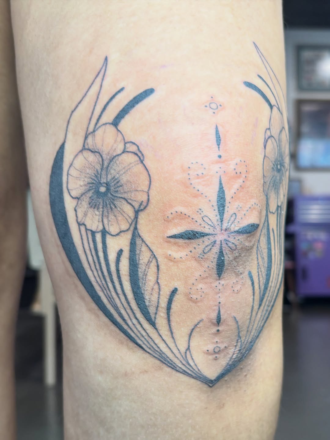 Tattoo by @manicpixietattoos — fine_line, dotwork