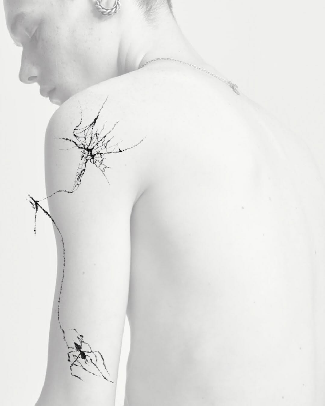Tattoo by @idonthurry — fine_line, sketch