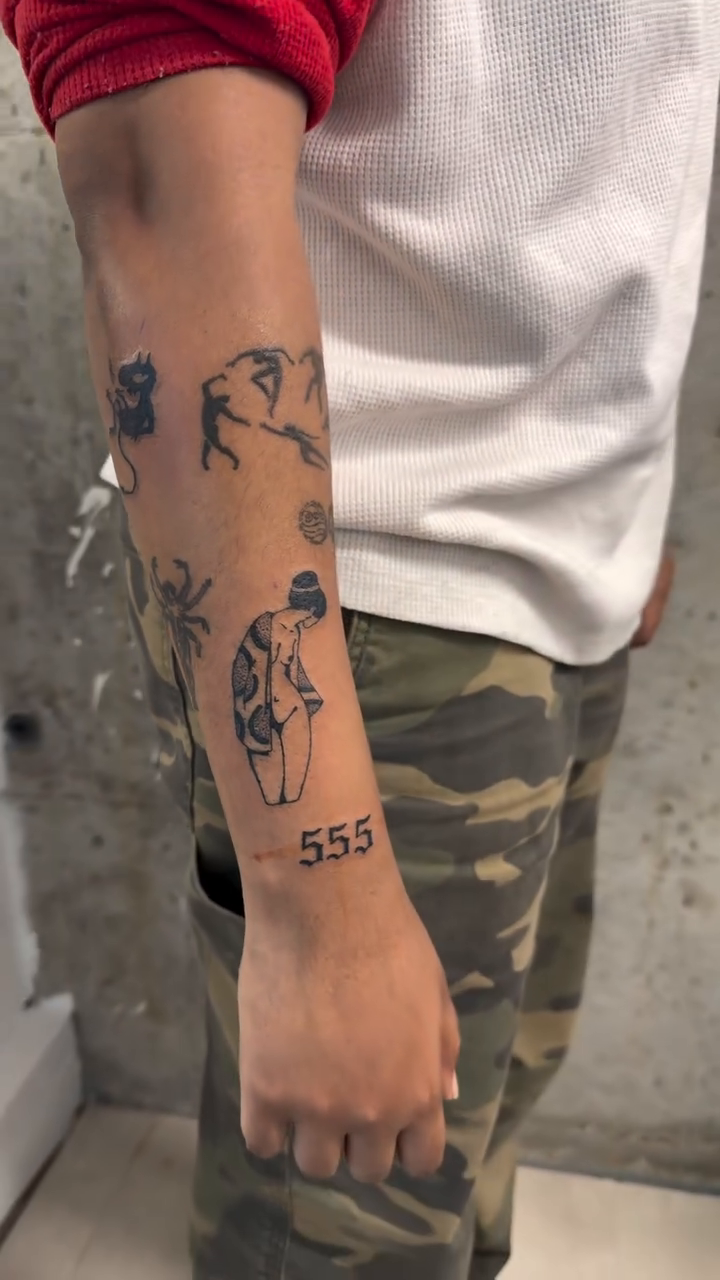 Tattoo by @kreatress.inks โ black_and_grey, fine_line