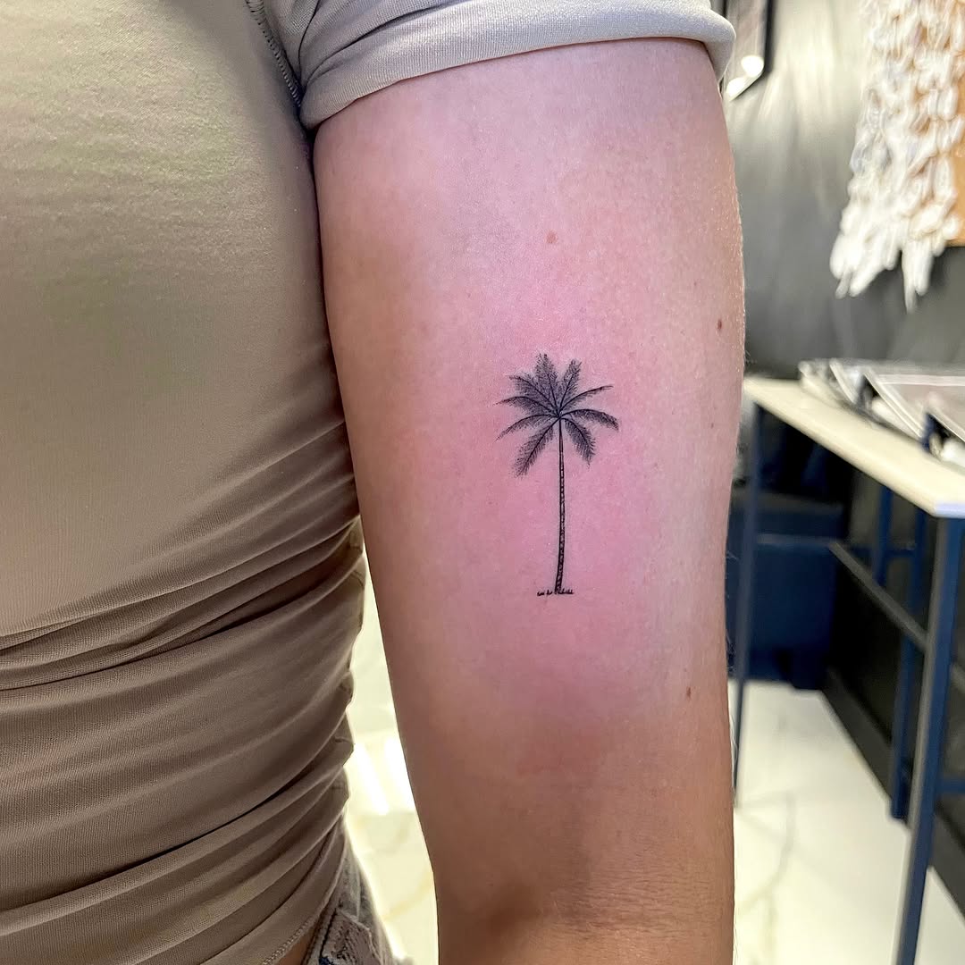 Tattoo by @art.phanny โ fine_line