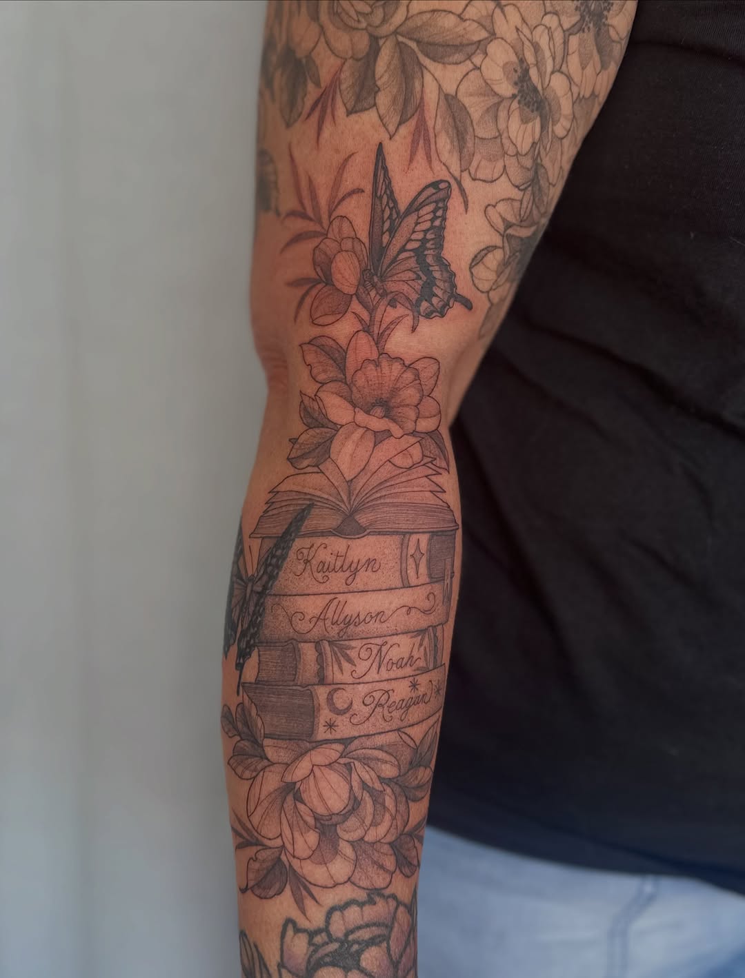 Tattoo by @cyne.tattoo — fine_line, lettering_script