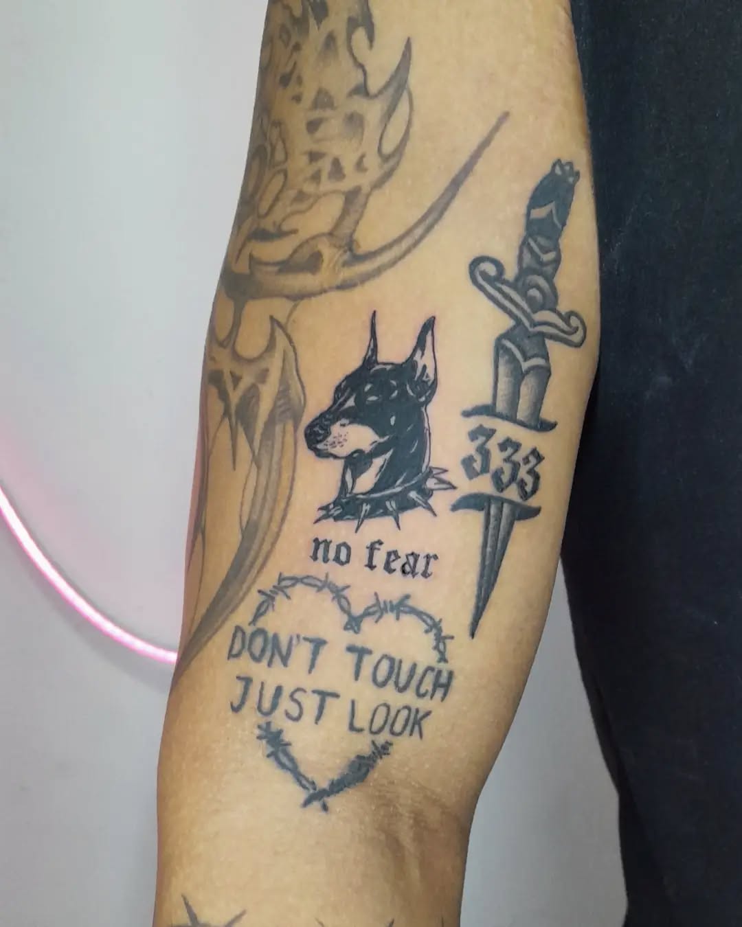 Tattoo by @wesleyfdm — black_and_grey, lettering_script