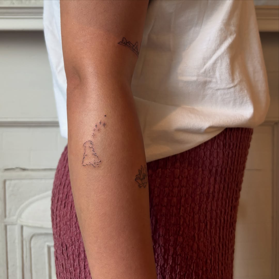 Tattoo by @erinhasagun โ fine_line