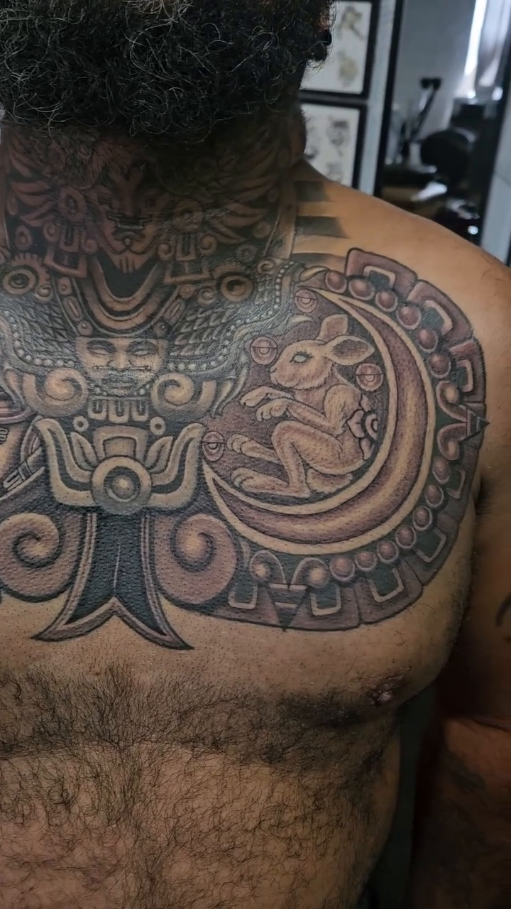 Tattoo by @alfredo_diazflores — black_and_grey, geometric