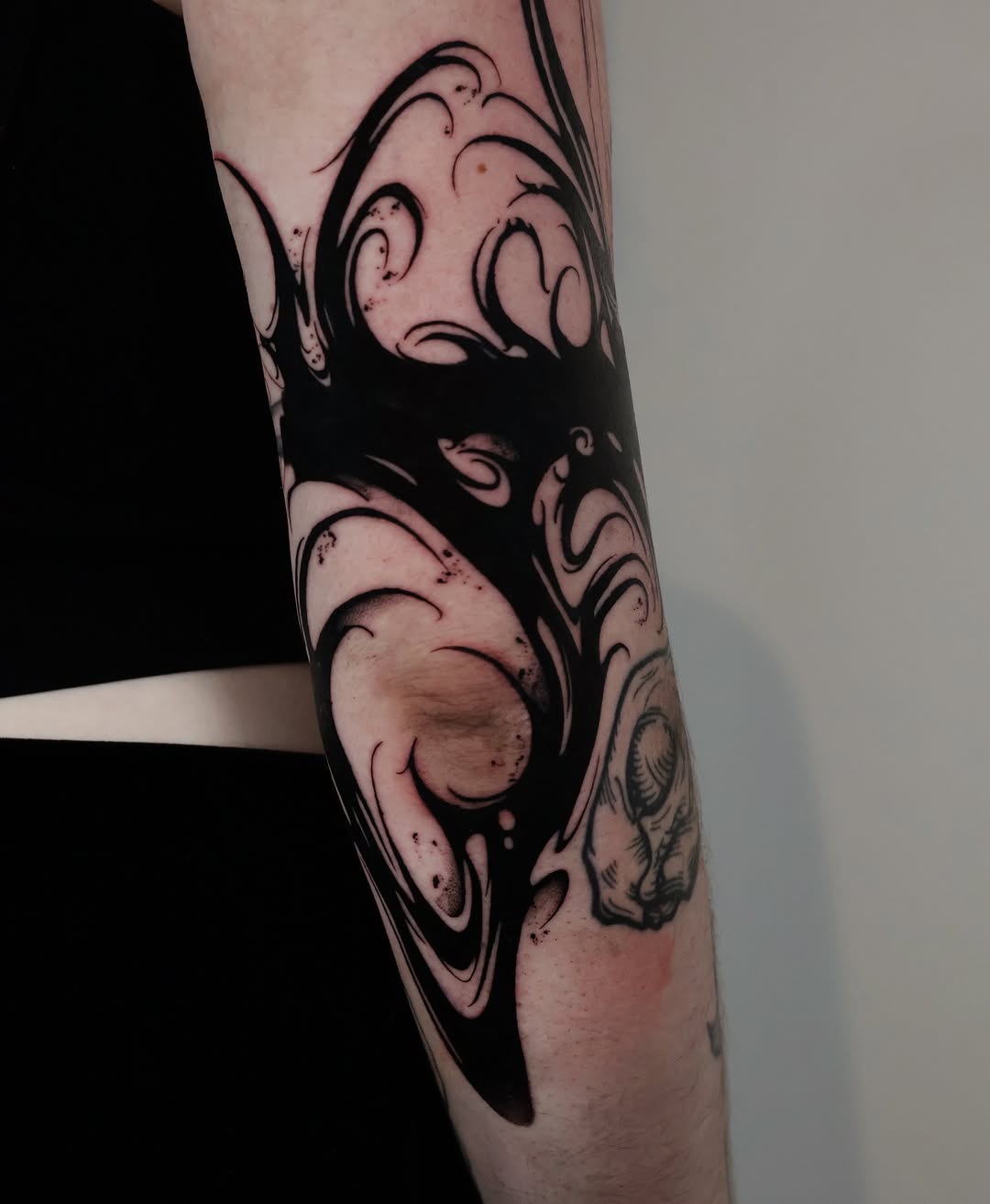Tattoo by @moosongblack — blackwork, ornamental