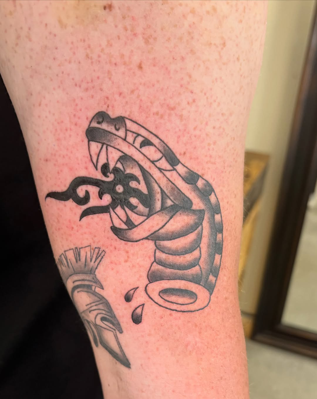 Tattoo by @lea.tattz β american_traditional, black_and_grey