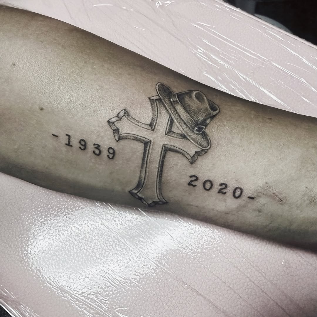 Tattoo by @shengguevaratattoos — black_and_grey, lettering_script