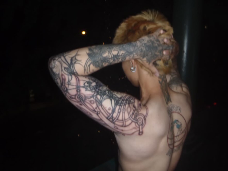 Tattoo by @7bugin7thdimension โ geometric, blackwork