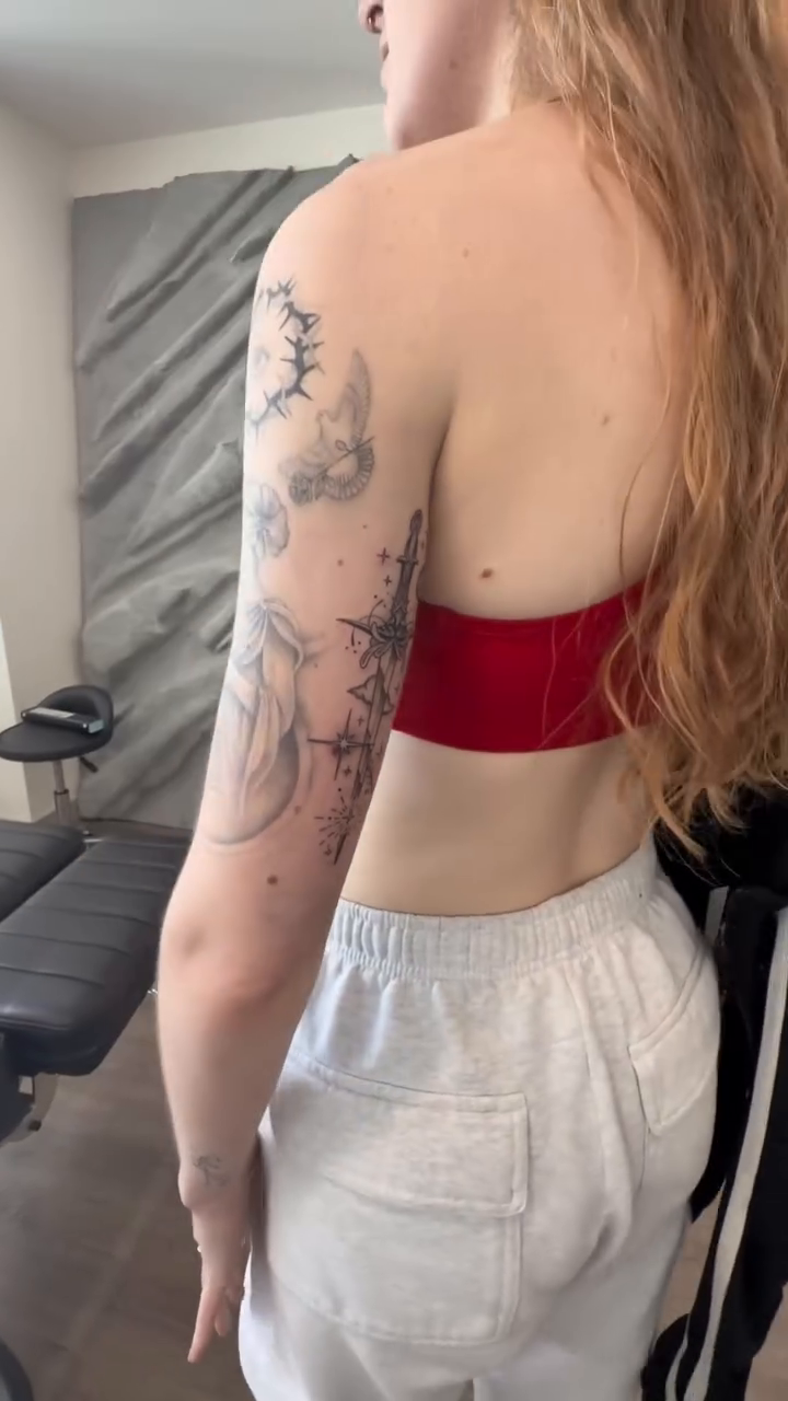 Tattoo by @guritattedyou β fine_line