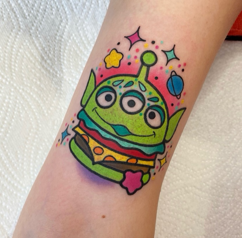 Tattoo by @roxyrydertattoo — new_school