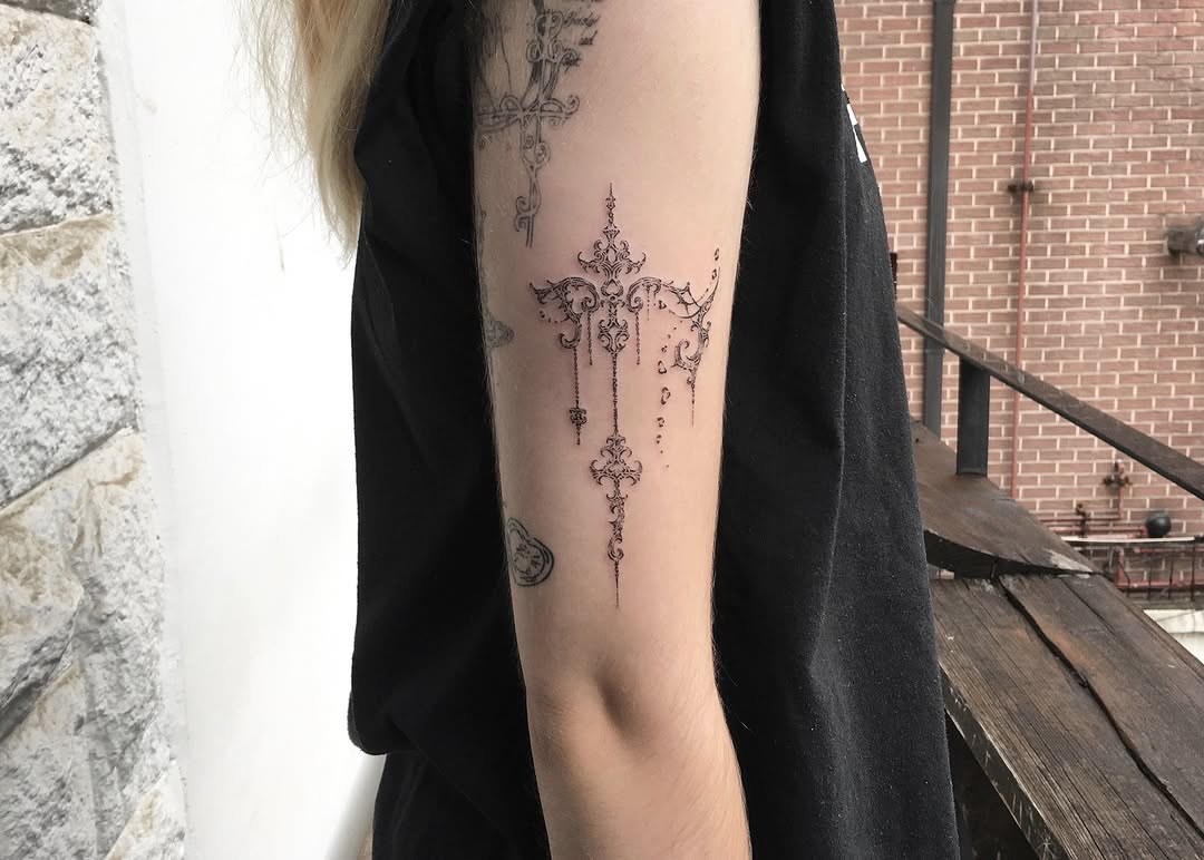 Tattoo by @keeshetattoo β fine_line, ornamental