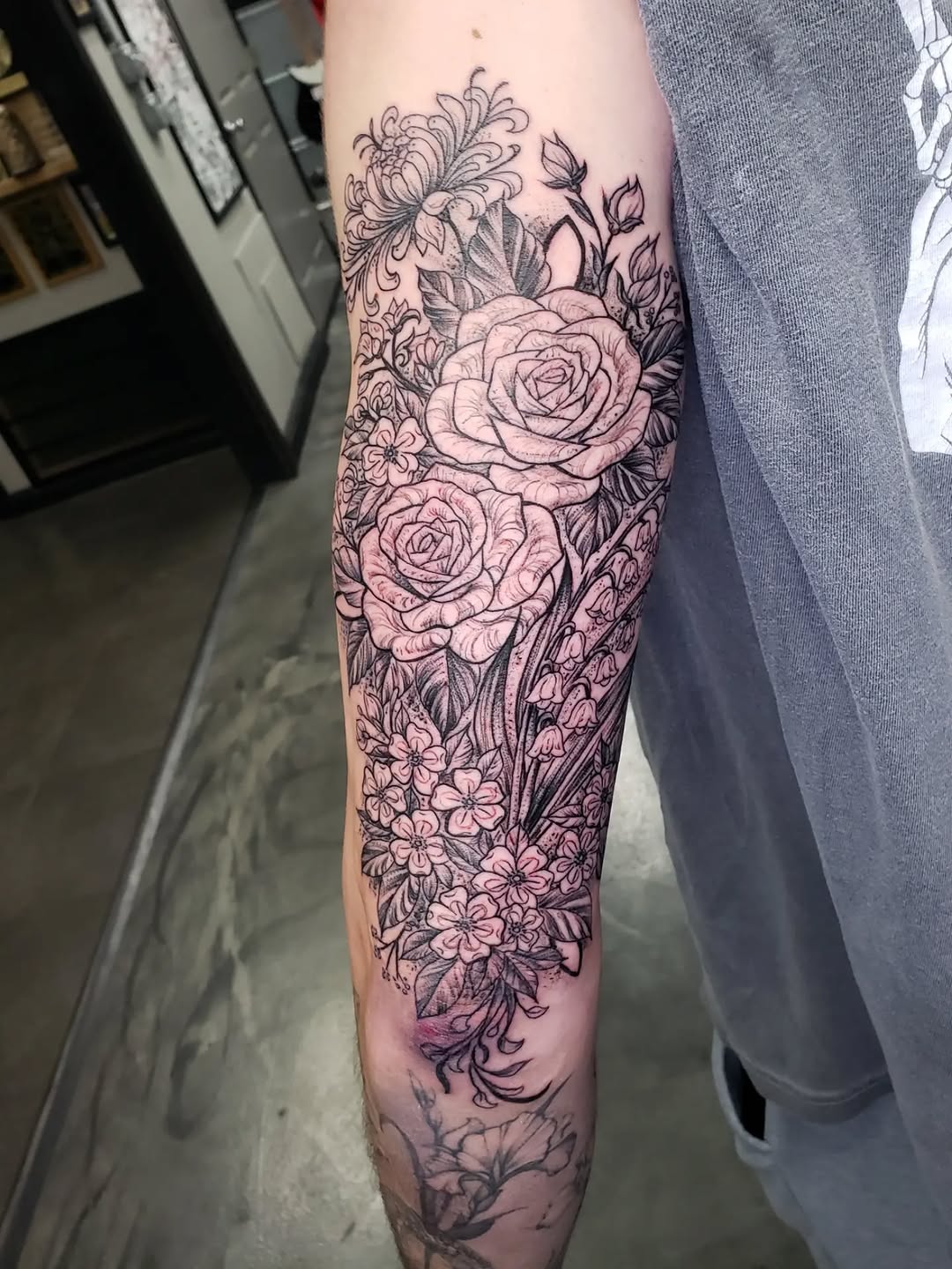 Tattoo by @tnchriswhitney — black_and_grey, fine_line
