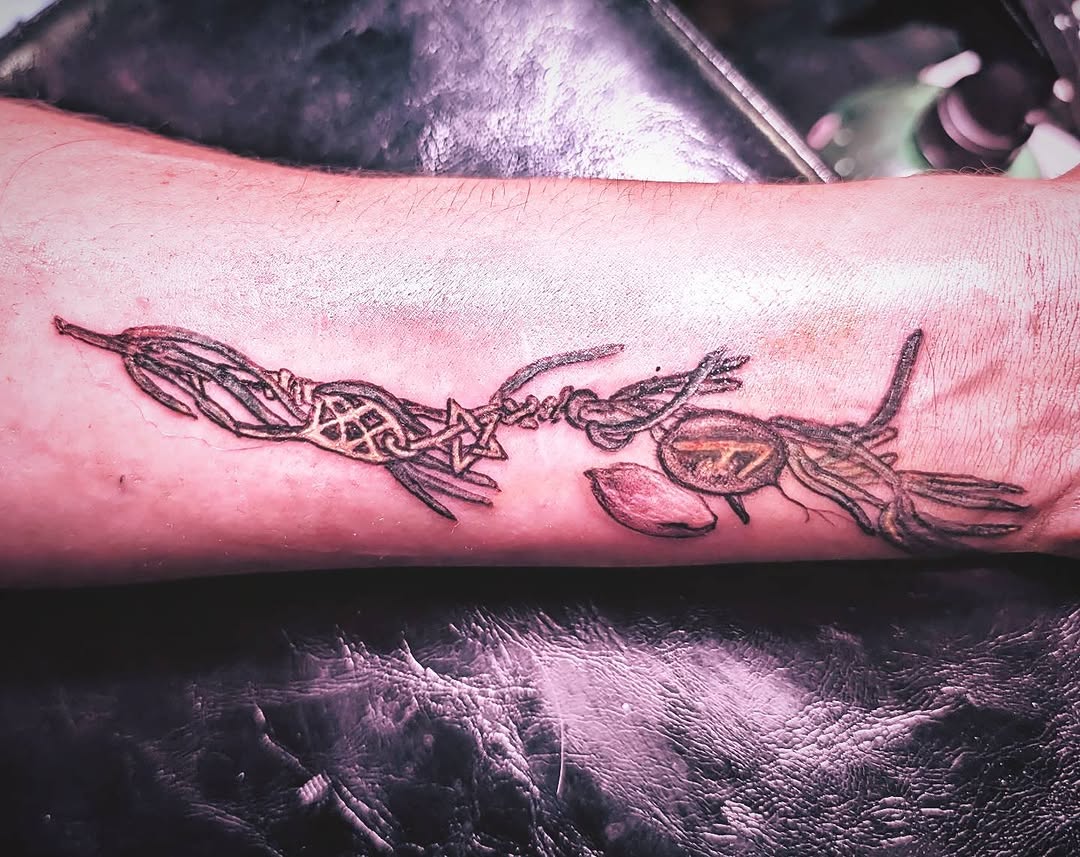 Tattoo by @sarah.pi.tattoo — black_and_grey, geometric