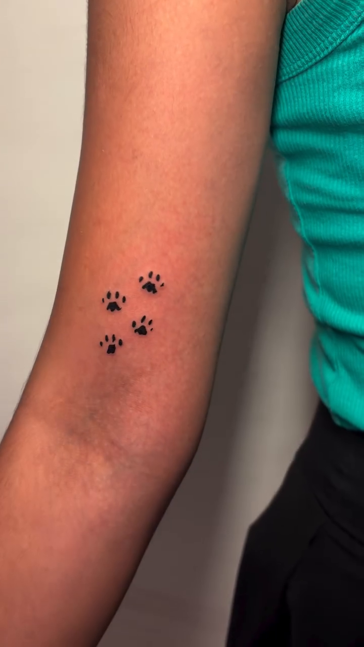 Tattoo by @alexmoska_tattoo — fine_line