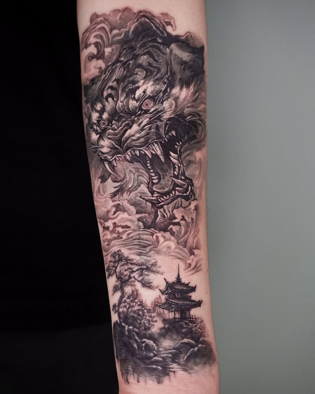 Tattoo by @dokdan.tt — japanese_irezumi, realism