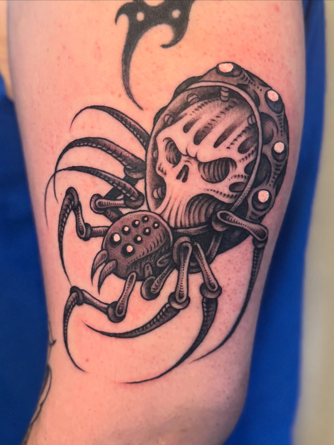 Tattoo by @lilcenzo — black_and_grey, dark_realism