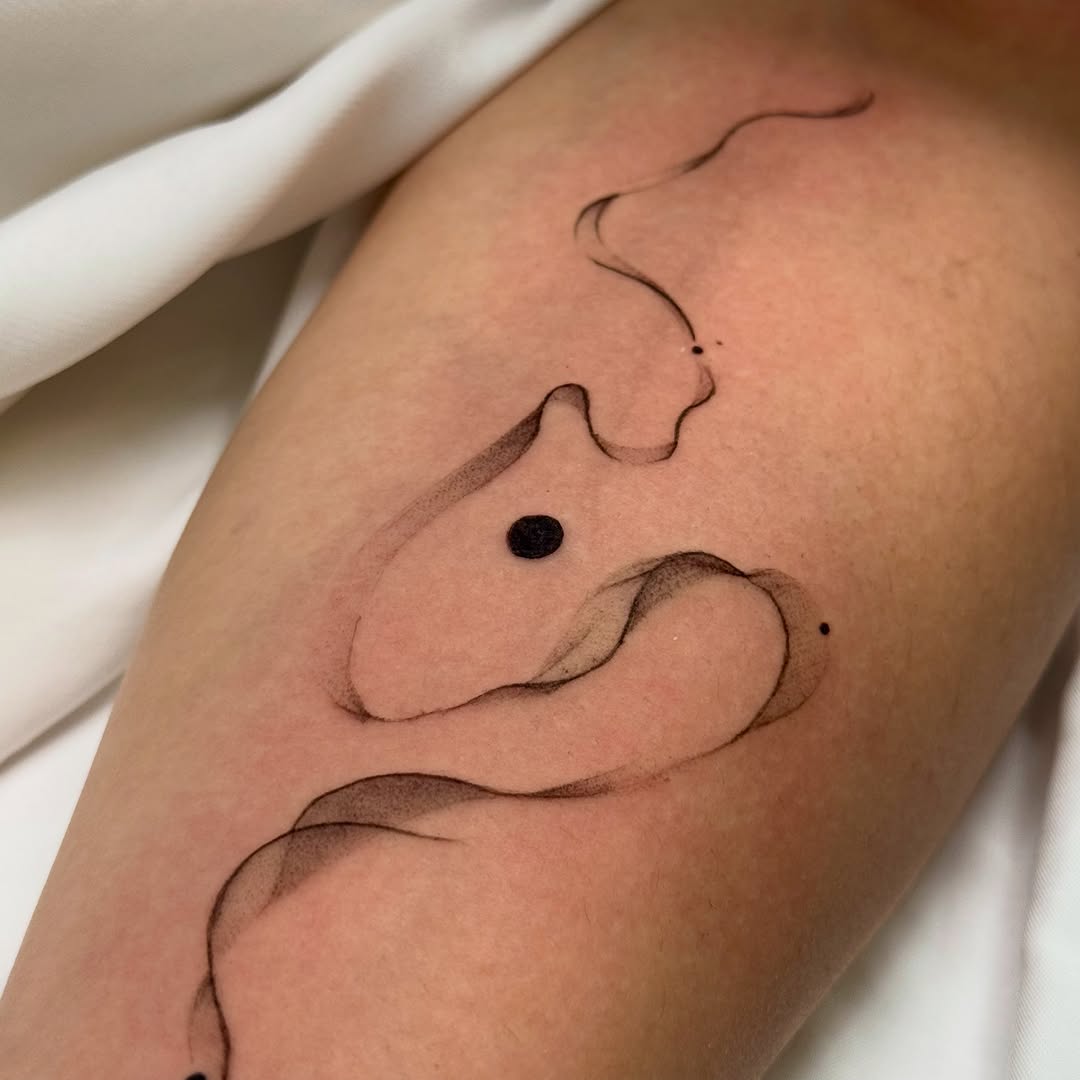 Tattoo by @maru_ttttt — fine_line, dotwork