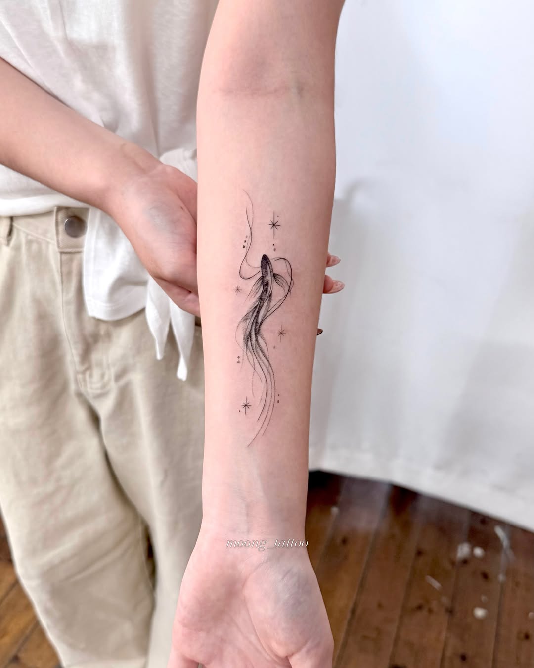 Tattoo by @moong_tattoo — fine_line, minimalist