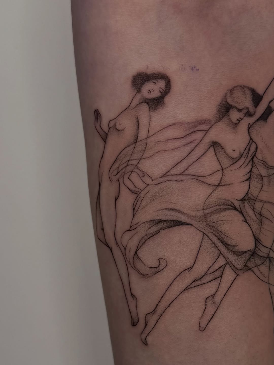 Tattoo by @dnatattoos_ — fine_line, dotwork