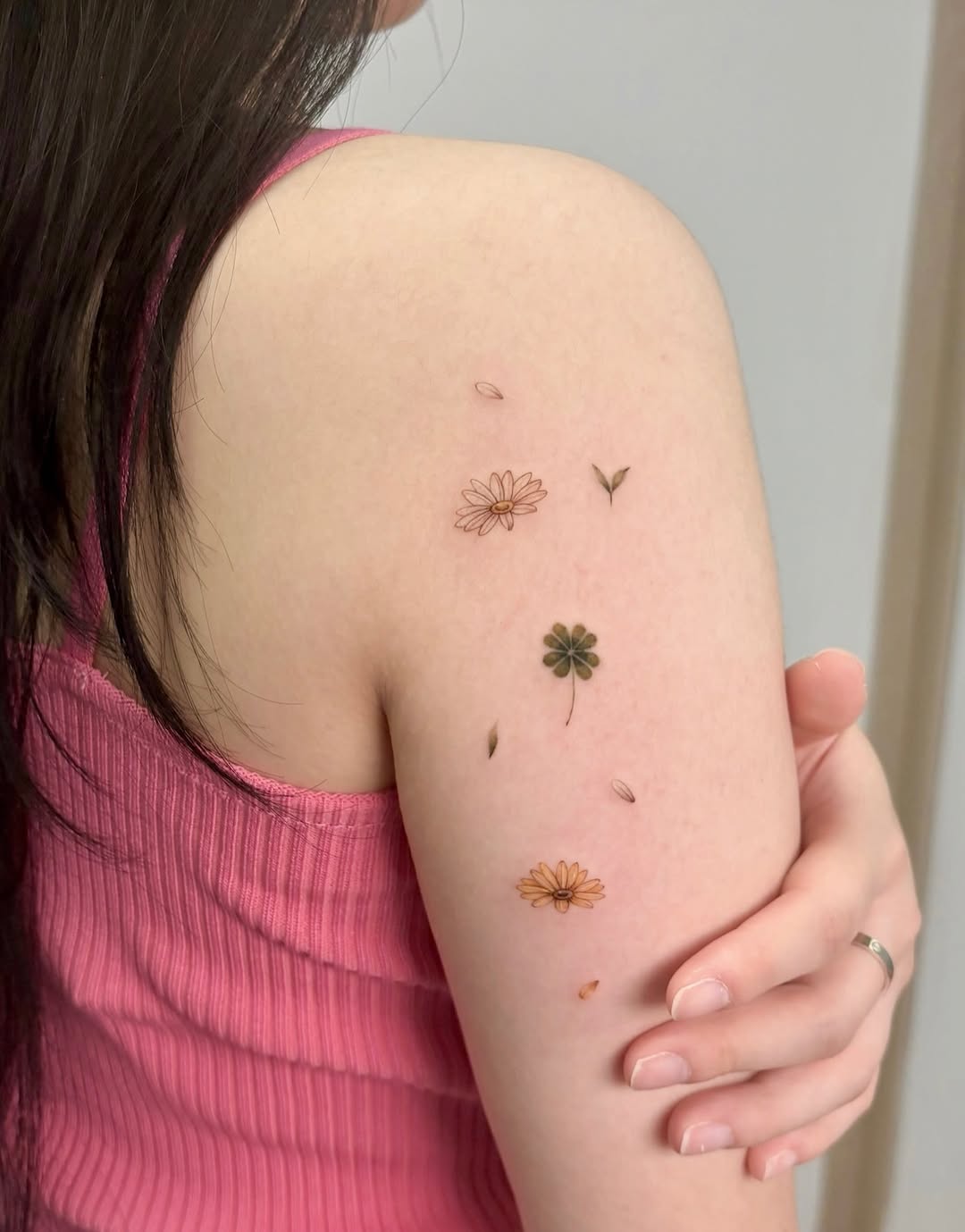 Tattoo by @nyangwol_tattoo — fine_line, minimalist