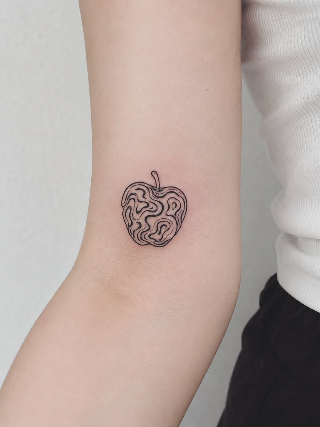 Tattoo by @tattooist.craneveil — fine_line