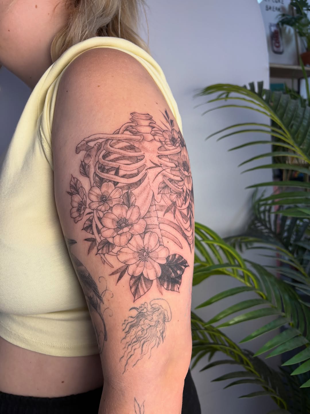 Tattoo by @amberloutattoo โ fine_line, black_and_grey