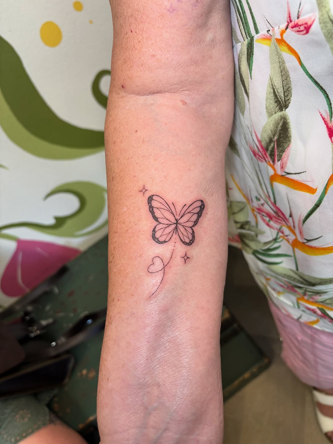 Tattoo by @amberloutattoo โ fine_line