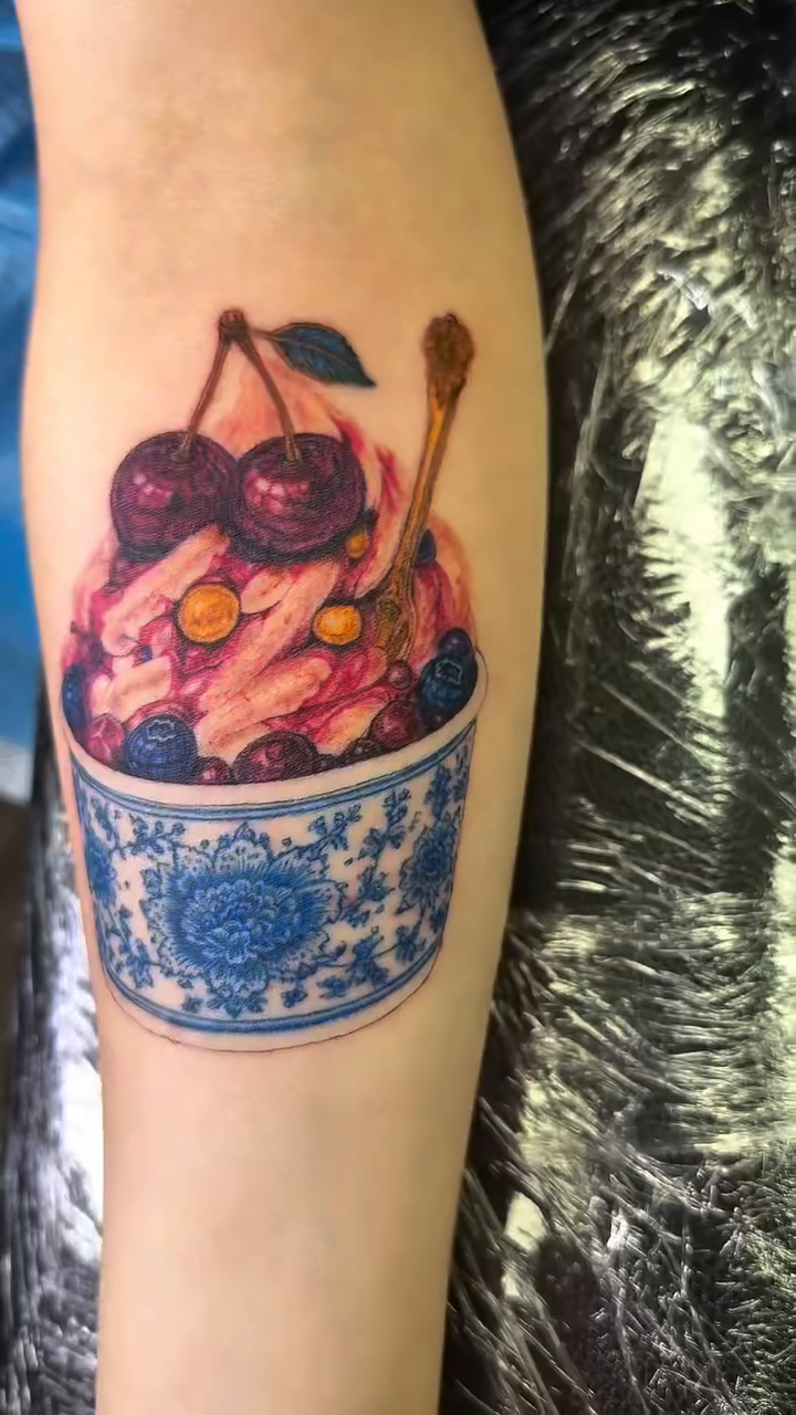 Tattoo by @echo.tattoos — realism, new_school