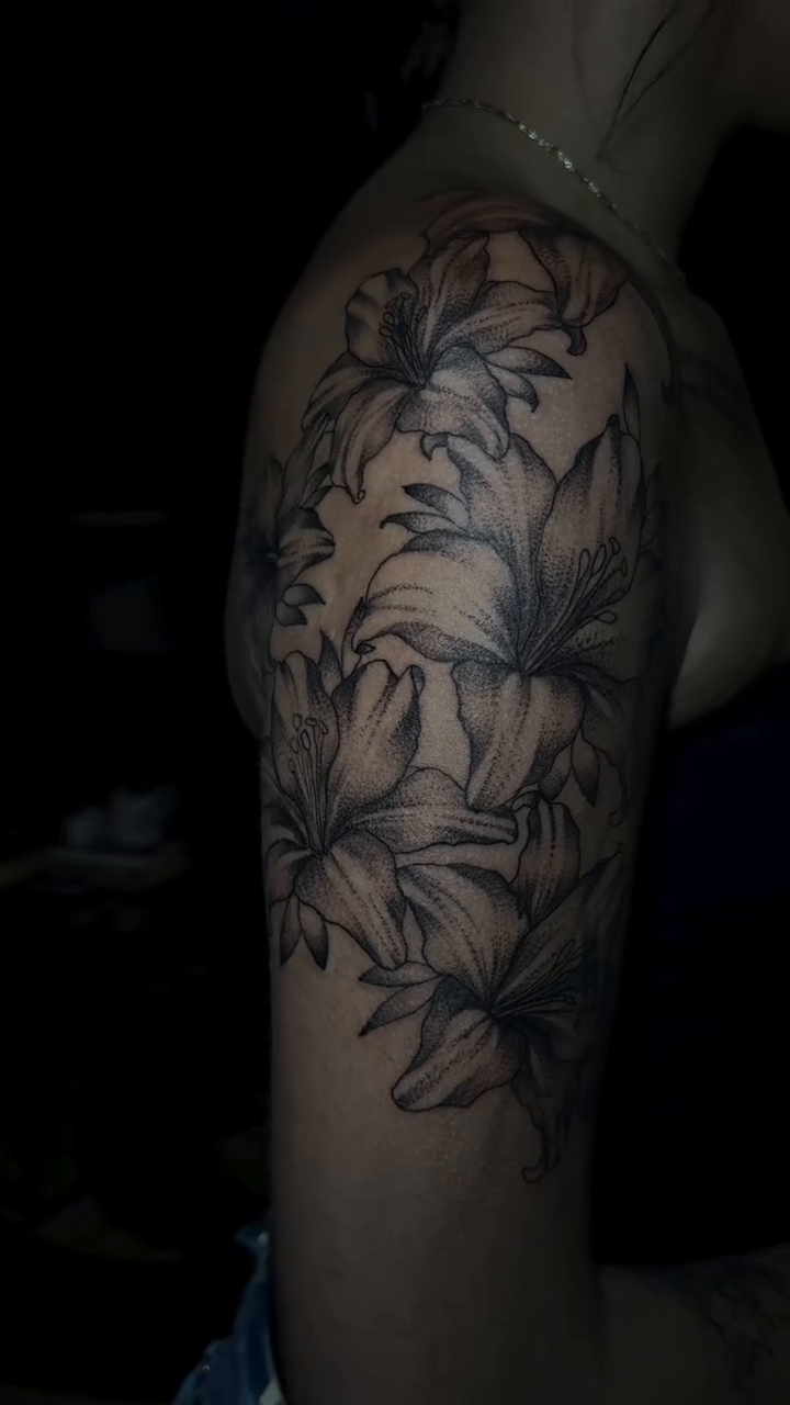 Tattoo by @winniinks — fine_line, black_and_grey