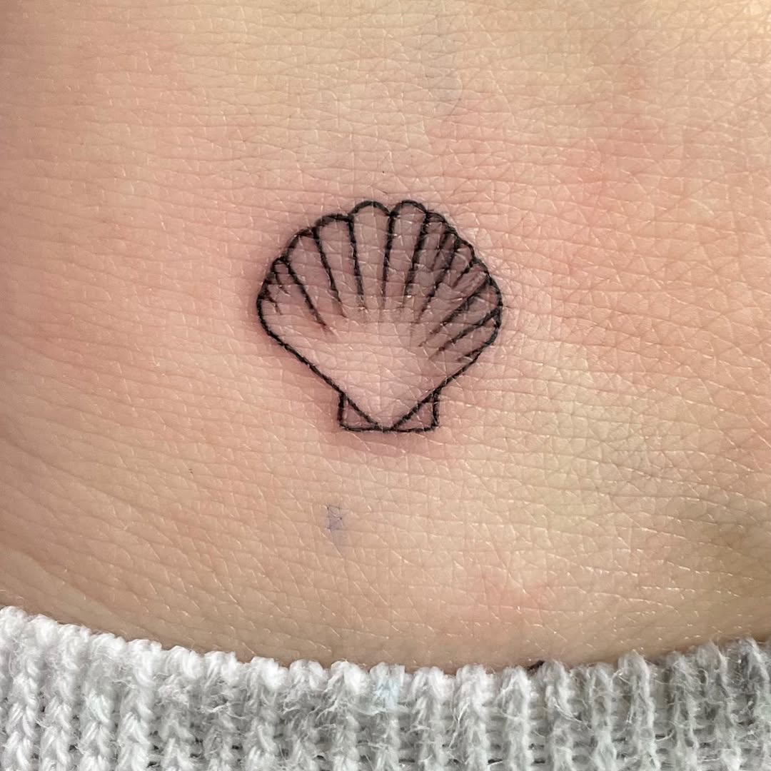 Tattoo by @art.phanny โ fine_line