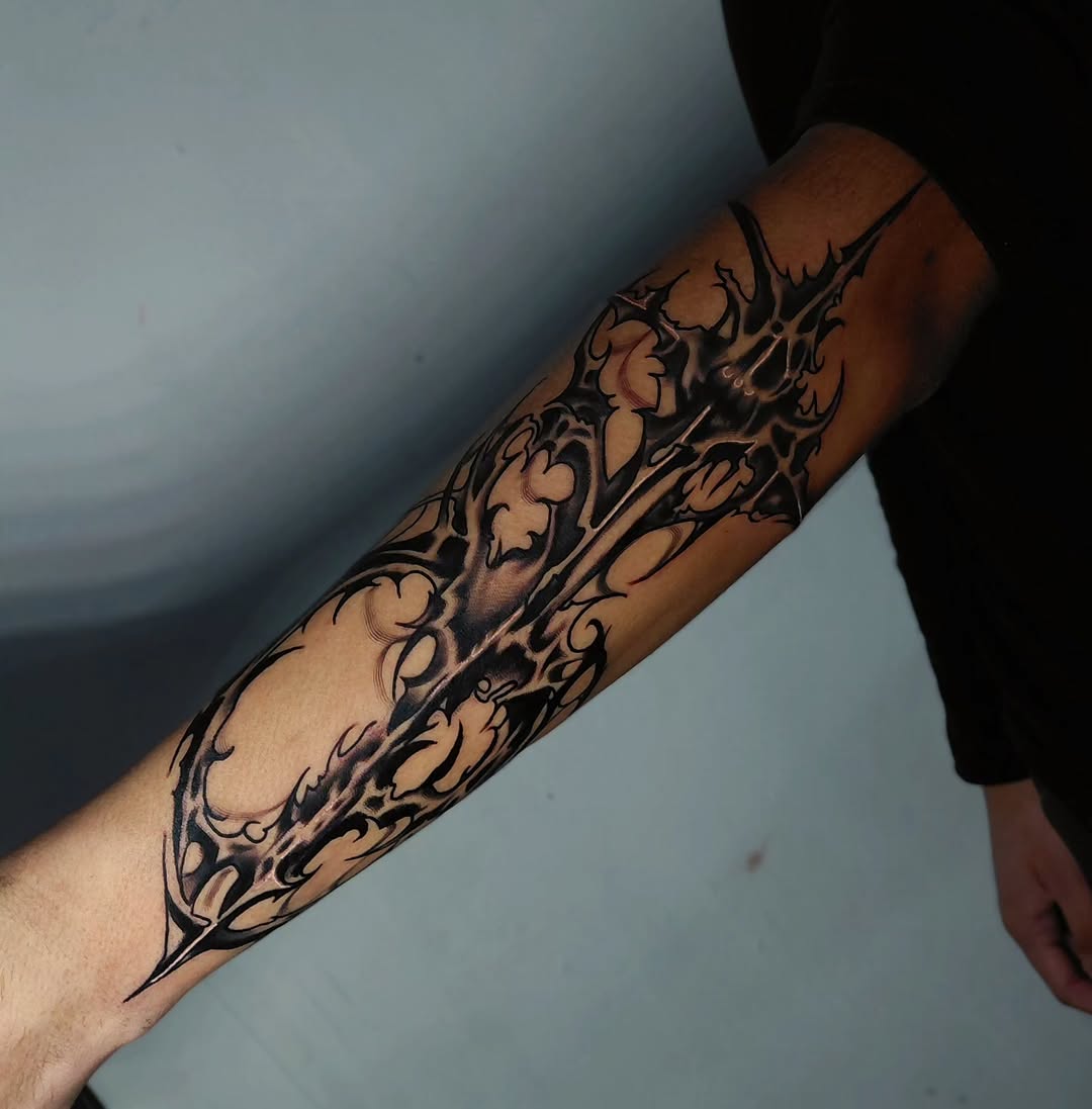 Tattoo by @issa.tatts — blackwork, ornamental