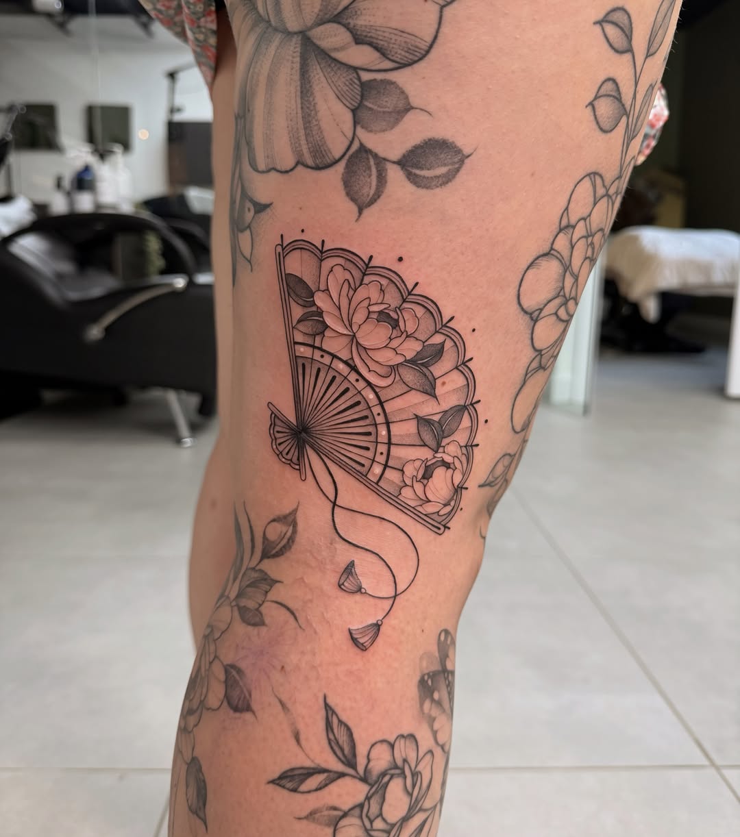 Tattoo by @allisson.lestudion20 — japanese_irezumi, fine_line