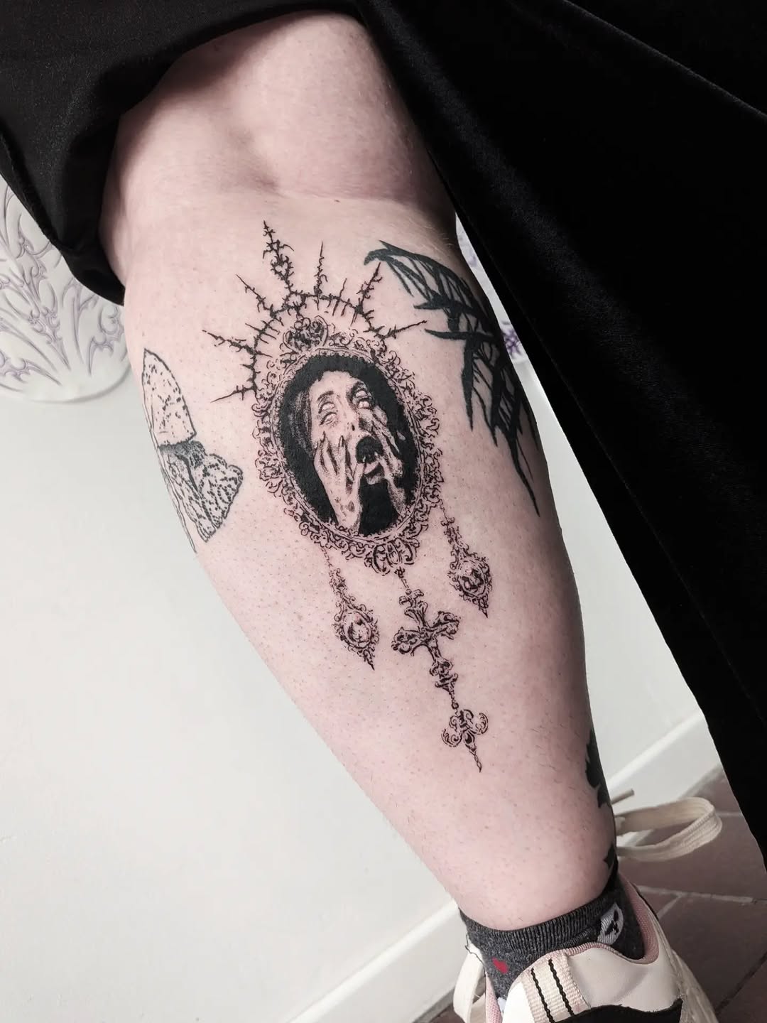 Tattoo by @dyni.morgho β blackwork, dark_realism