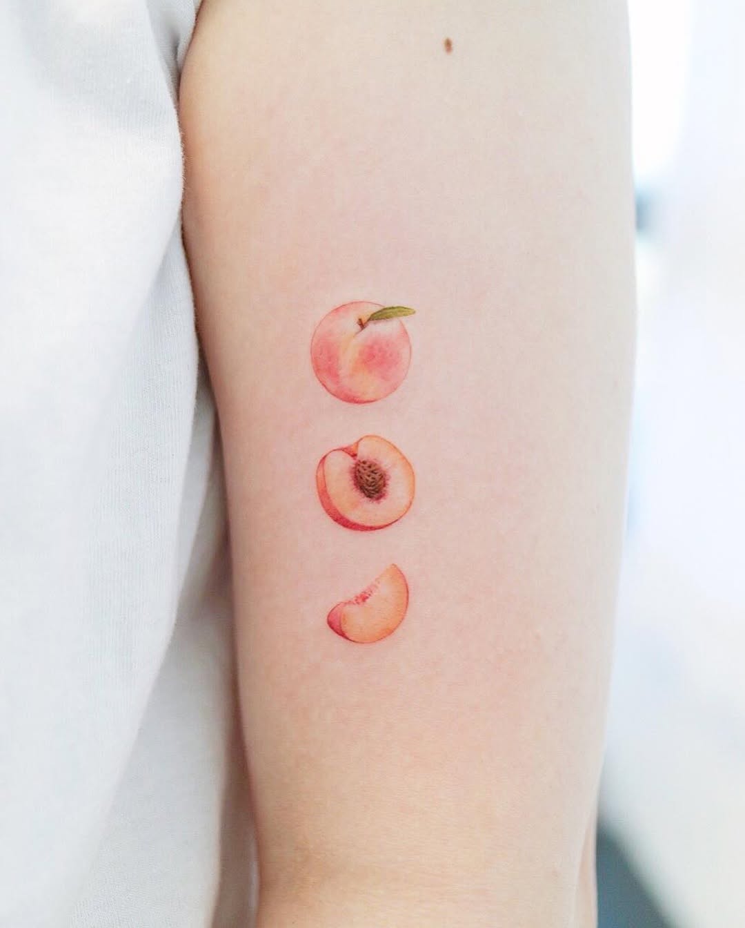 Tattoo by @himi.tattoo โ fine_line, watercolor