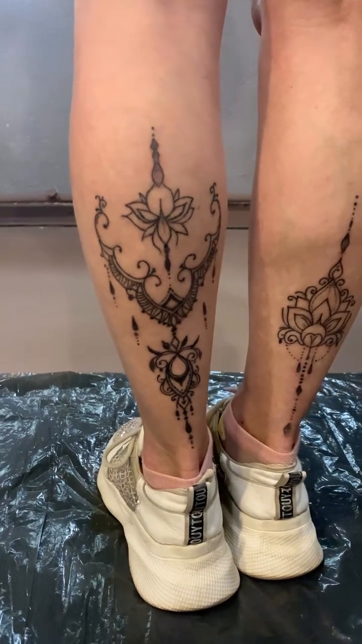 Tattoo by @_cats_and_tatts_ — ornamental, fine_line