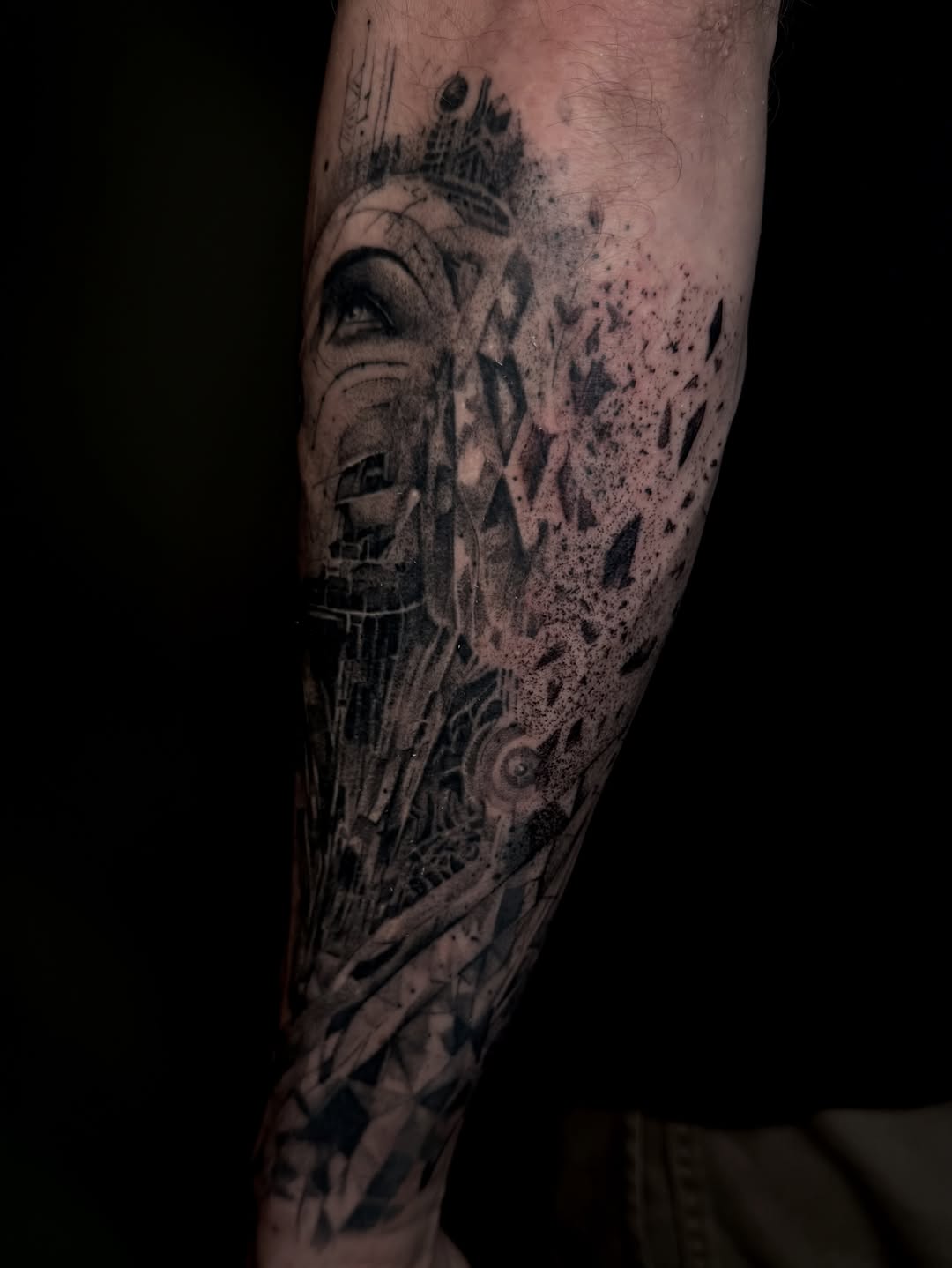 Tattoo by @fabian.hellberg — black_and_grey, geometric