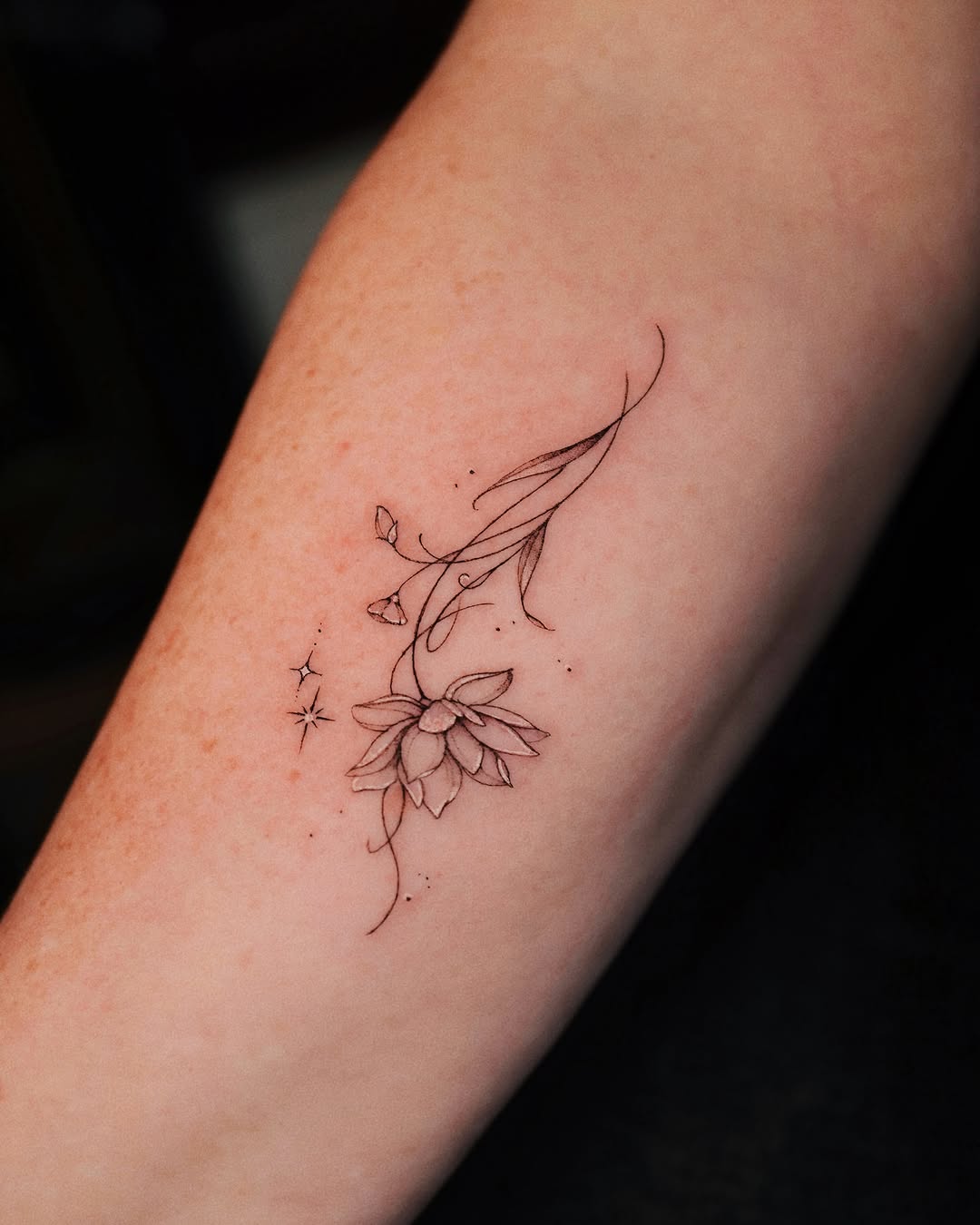 Tattoo by @yeowool_tattooer — fine_line, minimalist