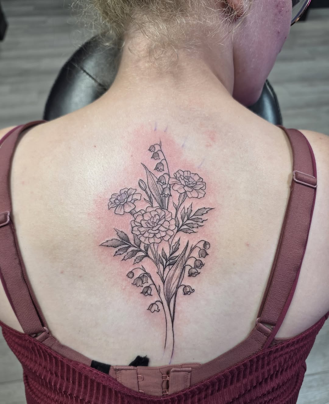 Tattoo by @frozenink_tattoo โ fine_line, black_and_grey