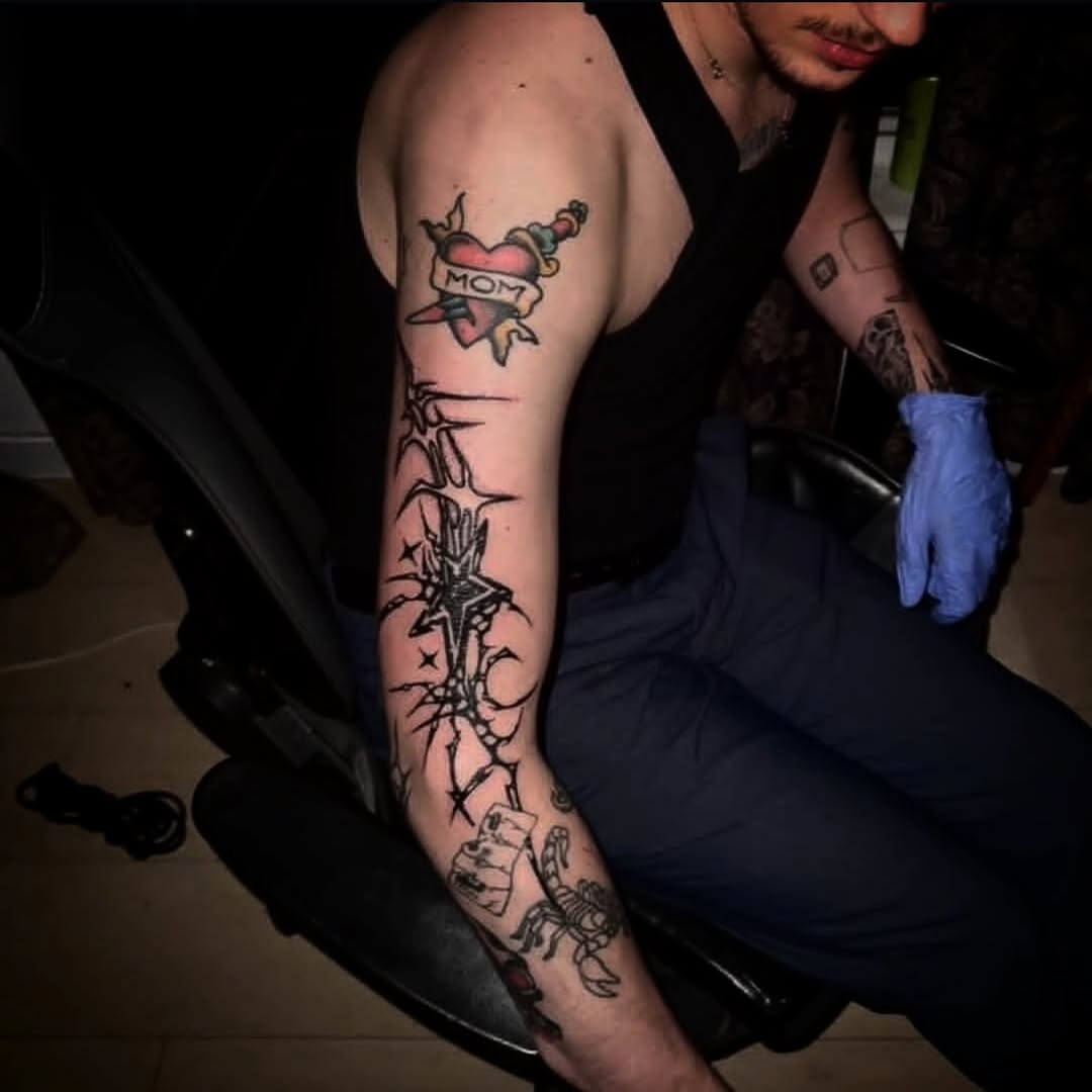 Tattoo by @hurtyoumore — american_traditional, blackwork