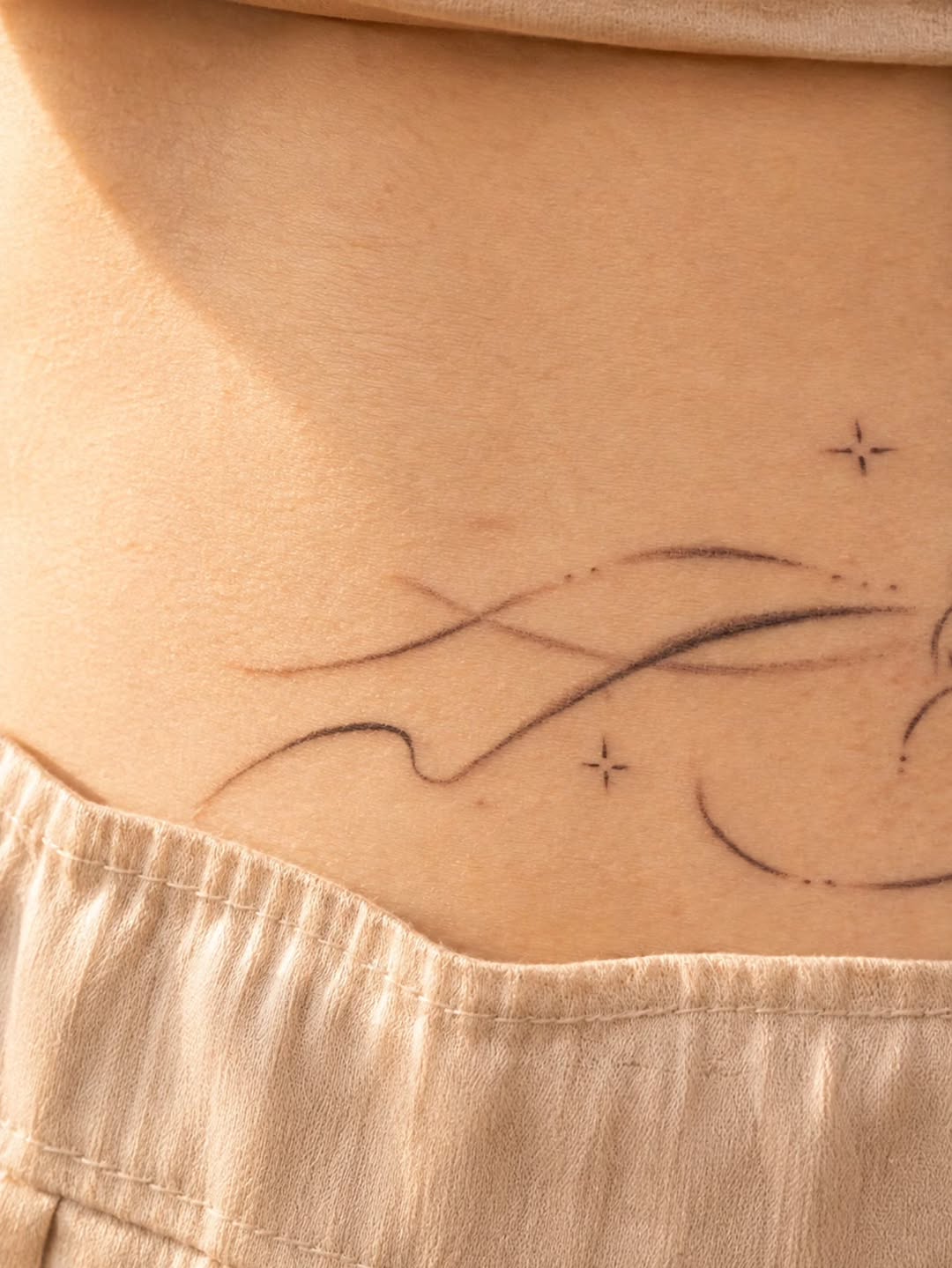 Tattoo by @heoyeon__tattoo — fine_line, minimalist