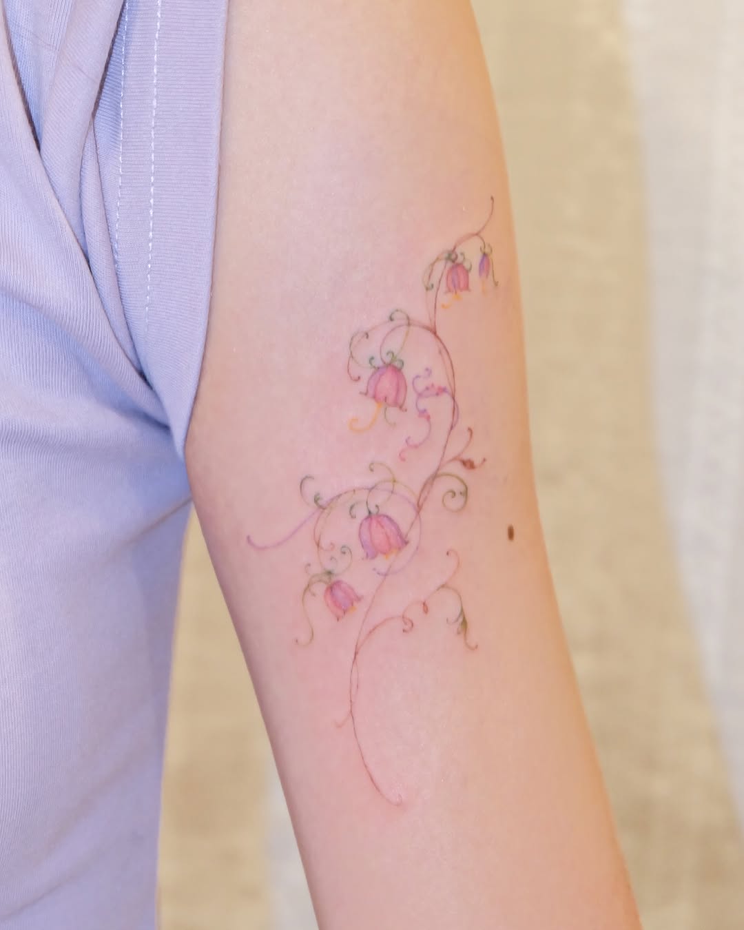 Tattoo by @ablue.tatt — fine_line, watercolor