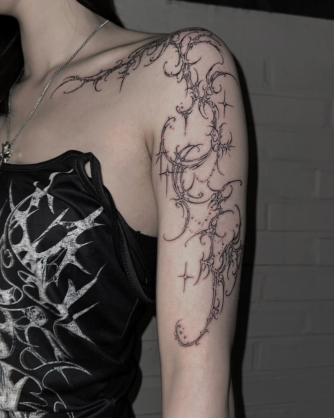 Tattoo by @kamio.ttt — fine_line, ornamental