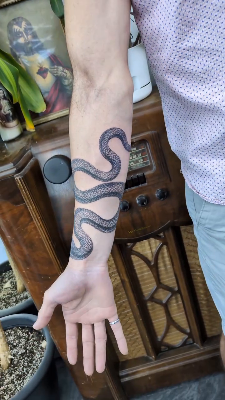 Tattoo by @alizee_tattoo โ black_and_grey, realism