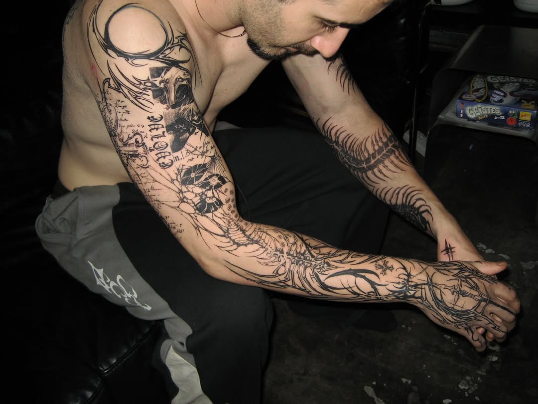 Tattoo by @deathtxpia โ blackwork, geometric