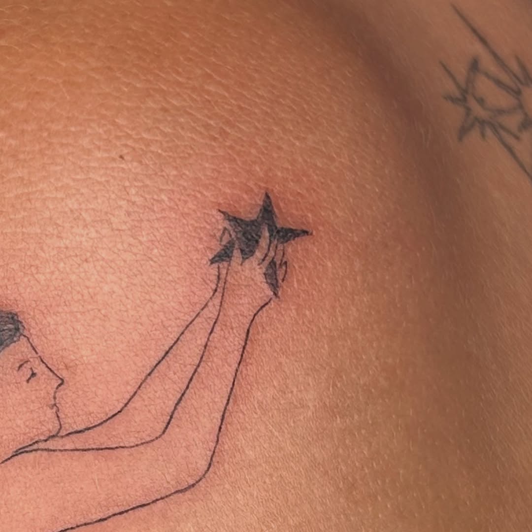 Tattoo by @klaracoral — fine_line, sketch