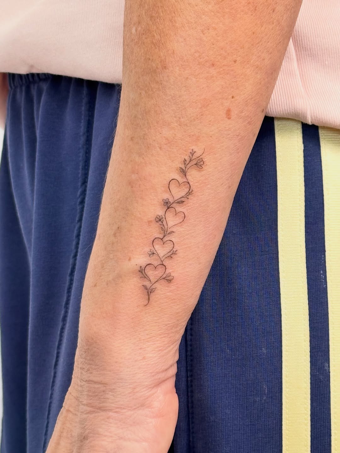 Tattoo by @meutattoo — fine_line, minimalist