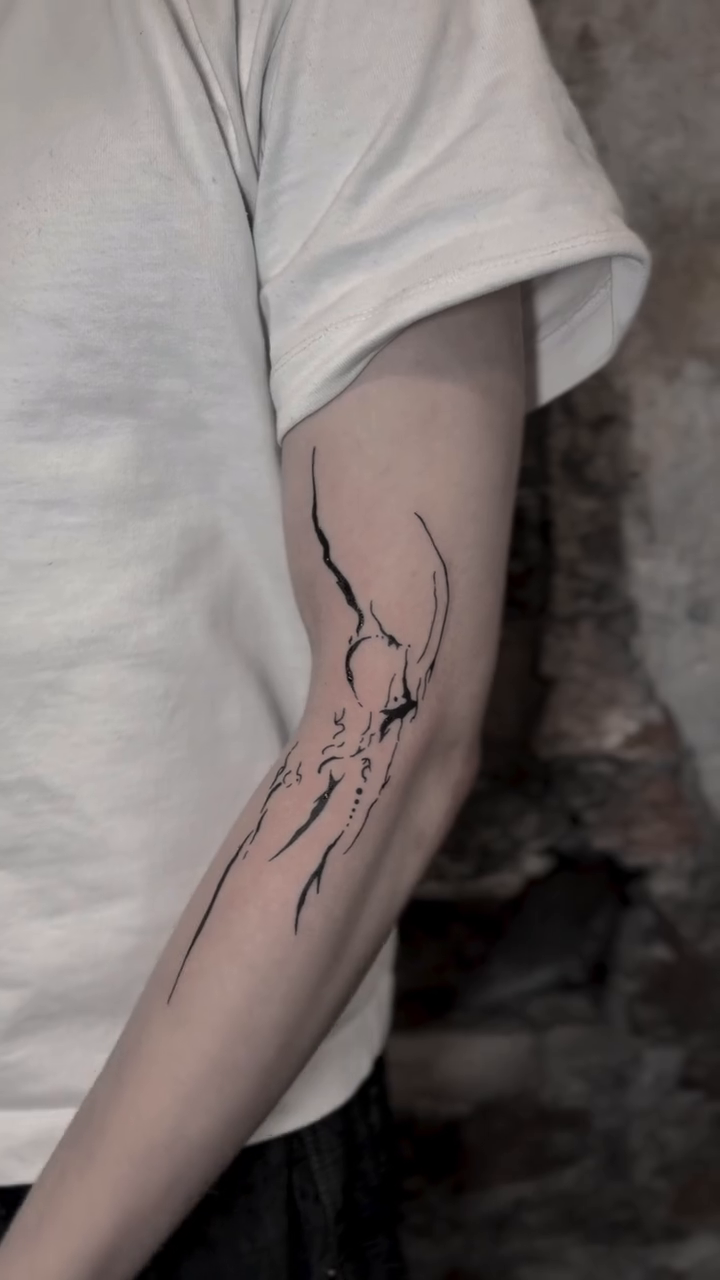 Tattoo by @oliversoames β fine_line