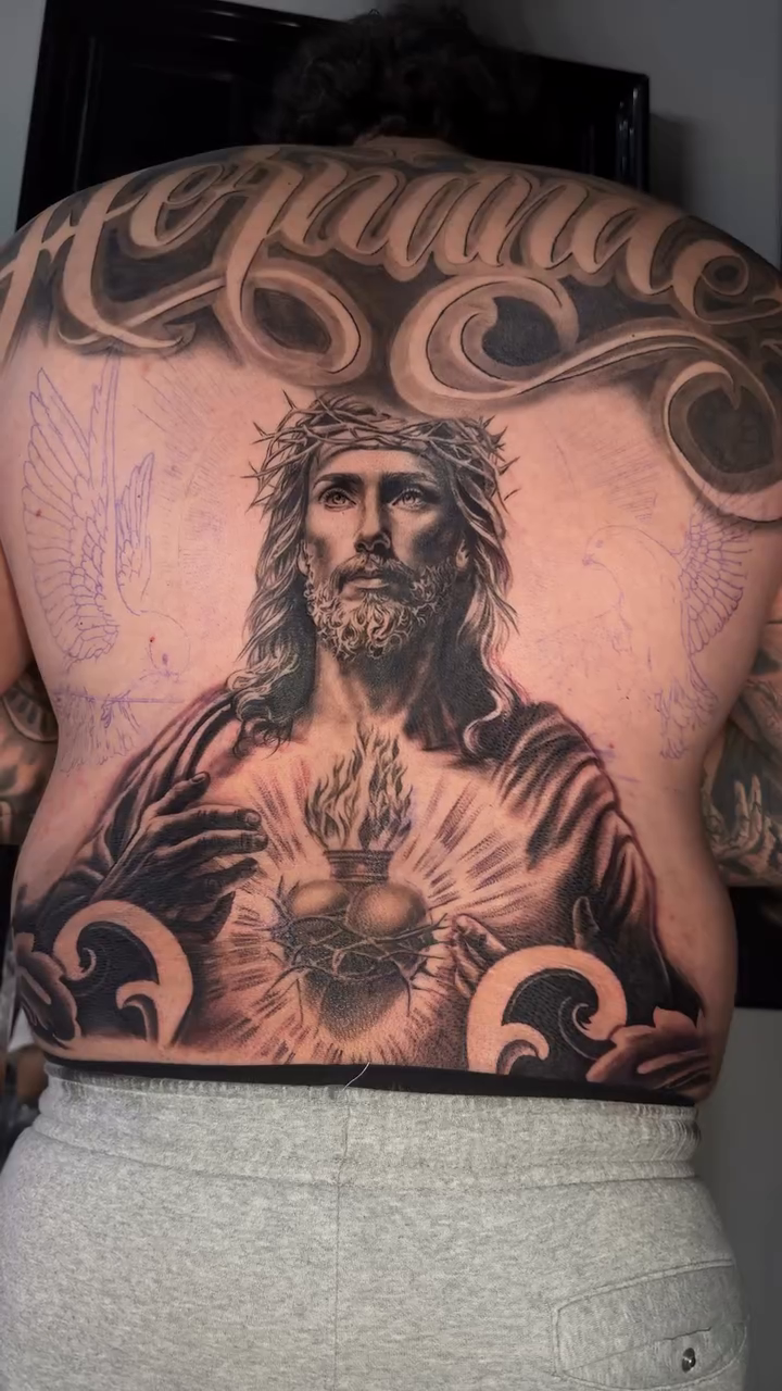 Tattoo by @lasmanosdeltoro — realism, black_and_grey