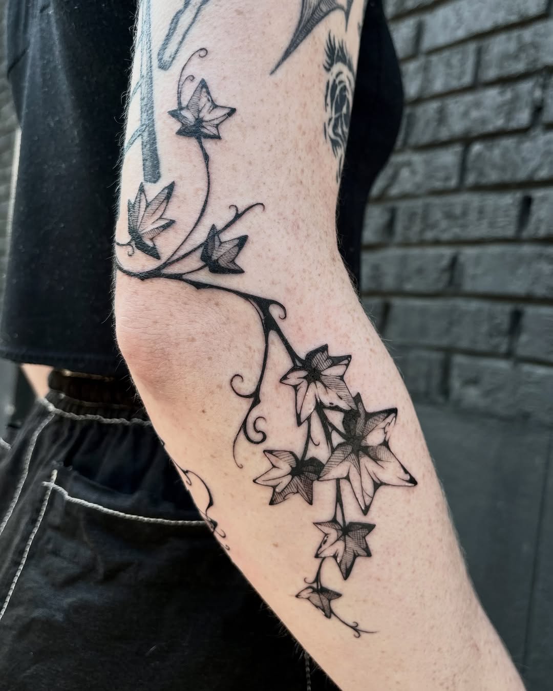 Tattoo by @codeblackink โ fine_line, illustrative