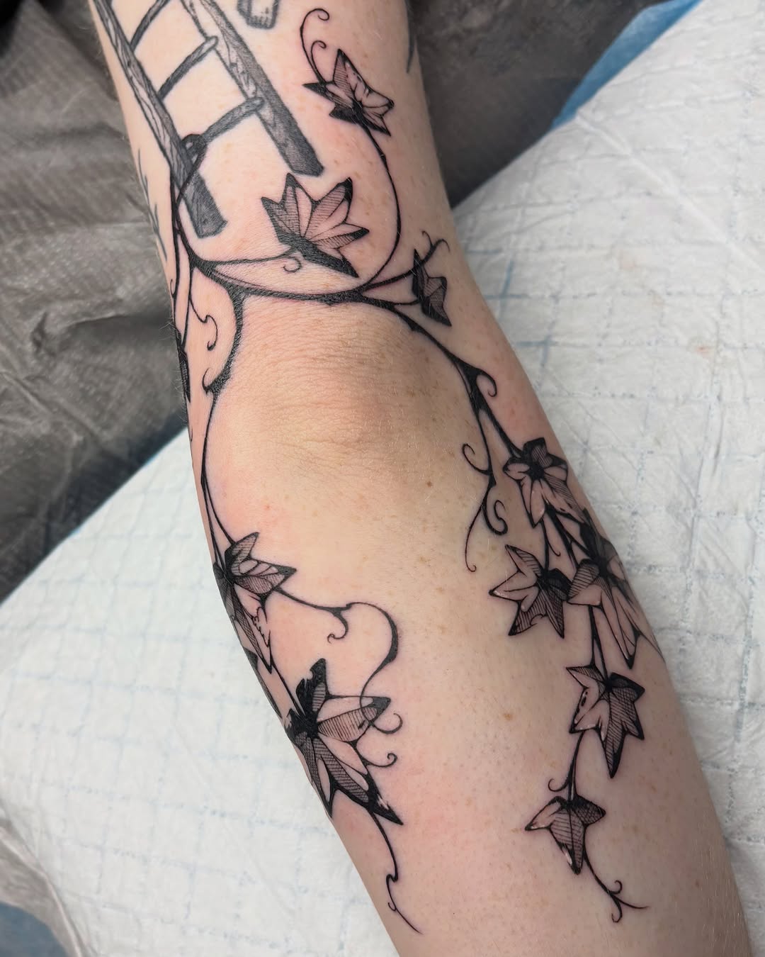 Tattoo by @codeblackink โ fine_line, illustrative
